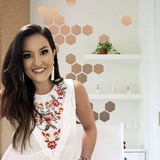 Coin Girl Circles logo